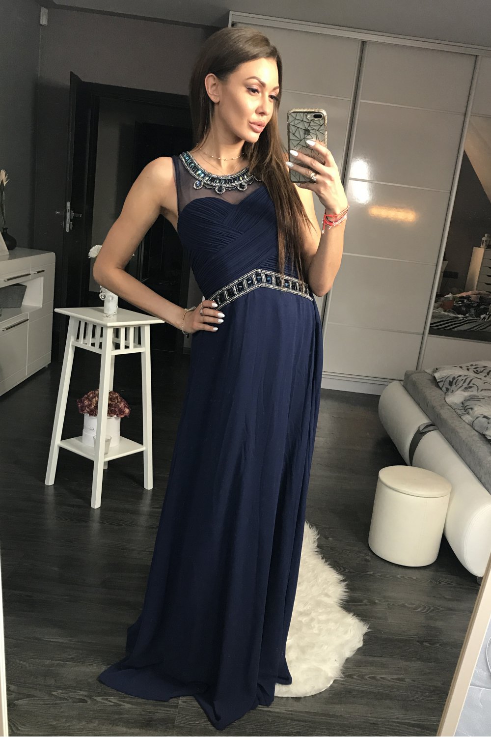 291035 Dlhé šaty model 105272 YourNewStyle – Obrázok 1